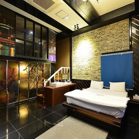 Daegu Piano Motel Buitenkant foto