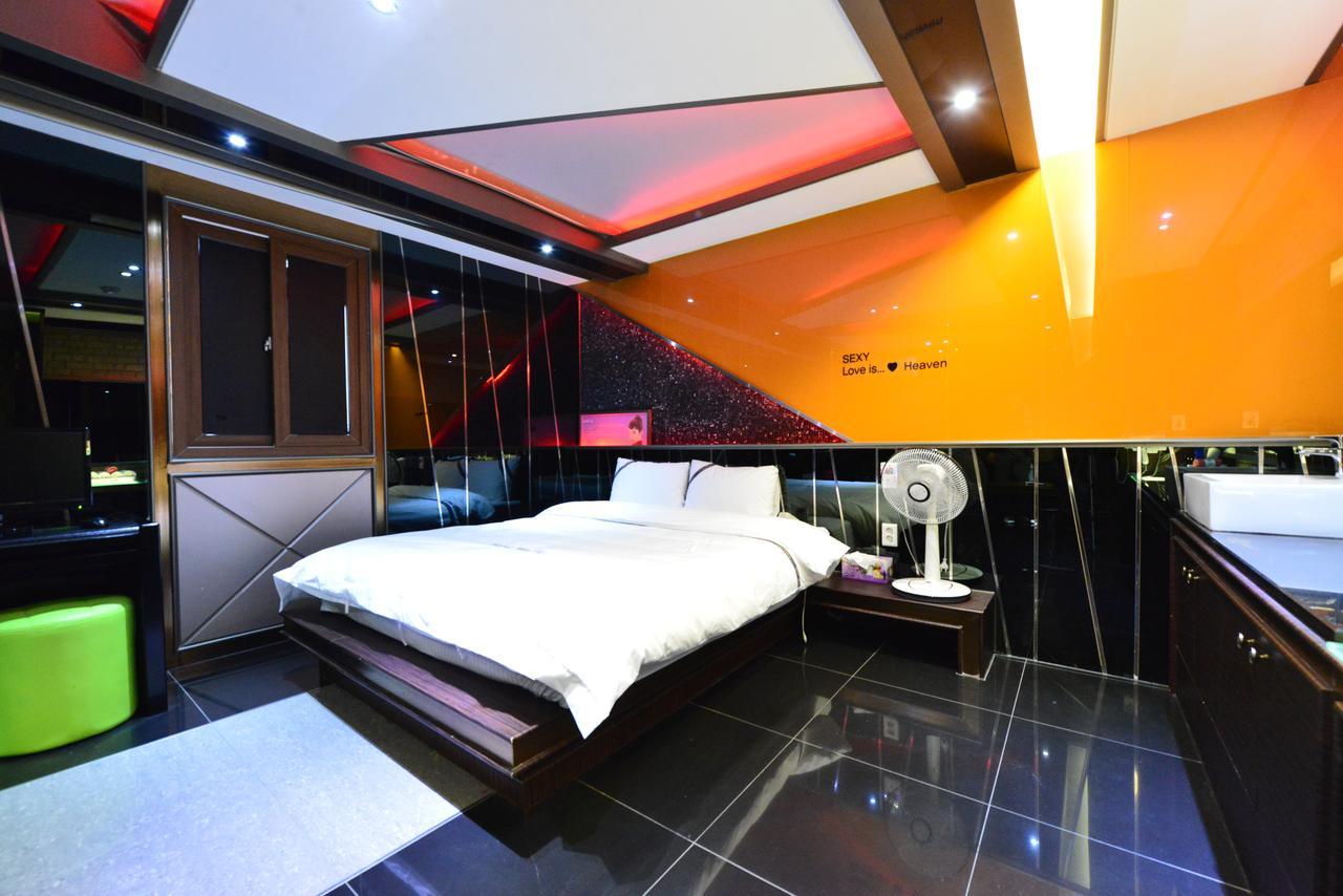 Daegu Piano Motel Buitenkant foto