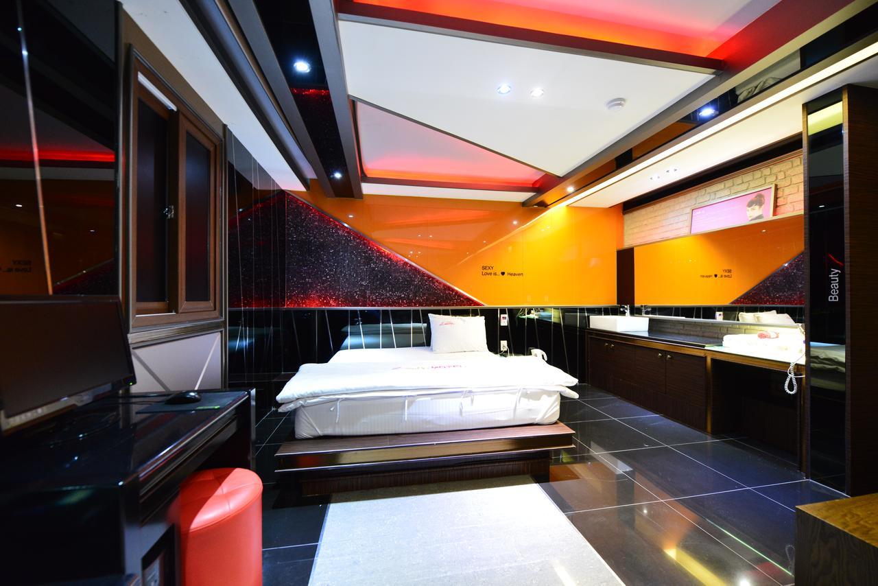 Daegu Piano Motel Buitenkant foto