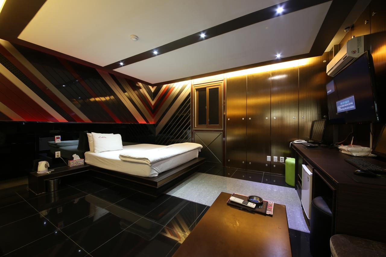 Daegu Piano Motel Buitenkant foto